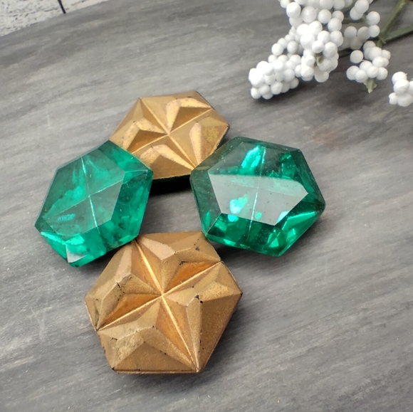 Vintage Jewelry Making Emerald Green Stone 4 Stones Per Set - Picture 3 of 9